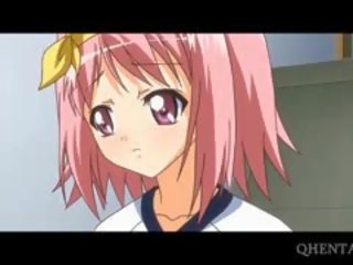 Różowy włosy anime szkoła lalka jedzenie kutas na kolana