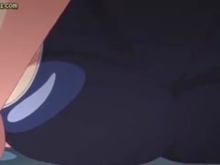 Sweety anime vajzë duke njëpasnjëshëm në dysheme