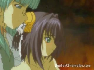 Grønn haired anime ladyboy knulling en hottie chick`s stram mus
