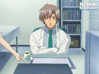 Manga sykepleier mottar forført av den doktor